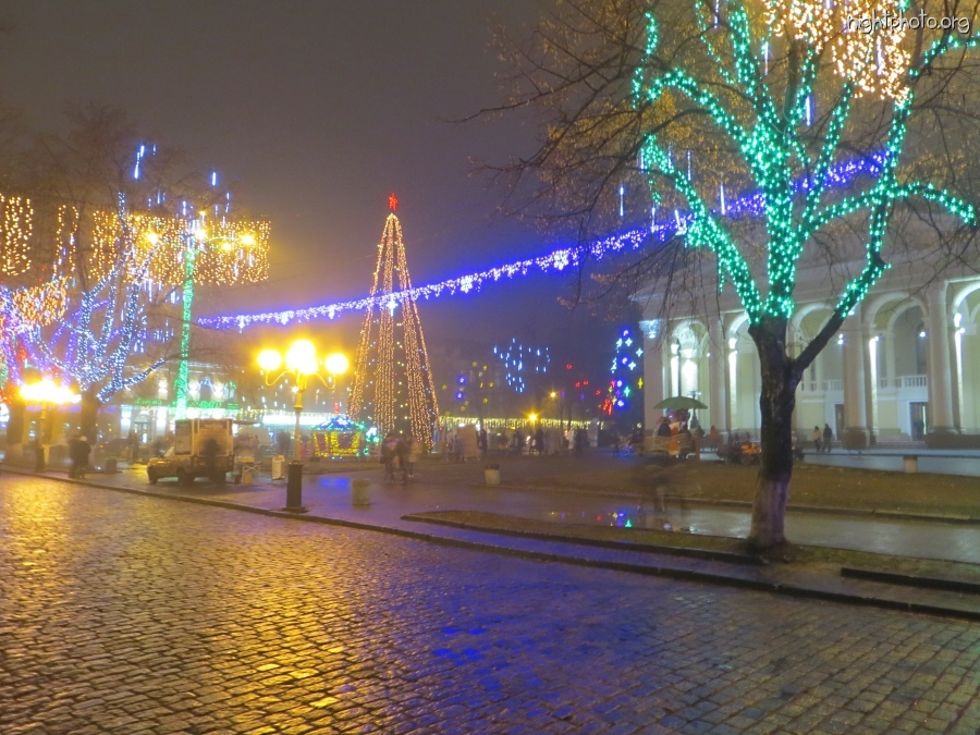 Полтава - площадь перед театром им.Гоголя