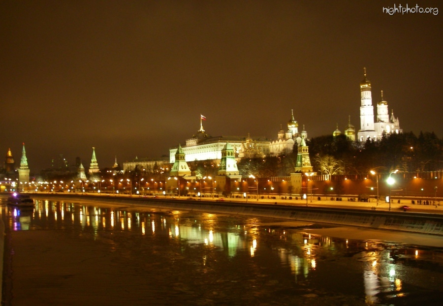 Москва - над рекою, над Москвою