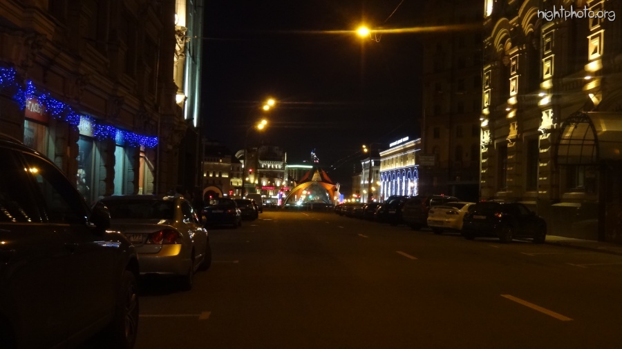 Москва - Взгляд на Лубянскую площадь с улицы Мясницкой.