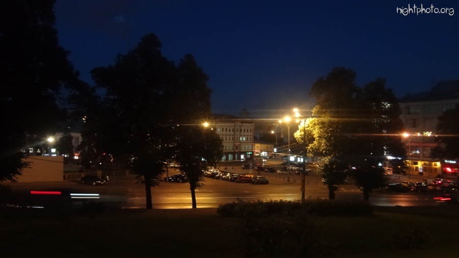 Москва - Славянская площадь - площадь ставшая автостоянкой
