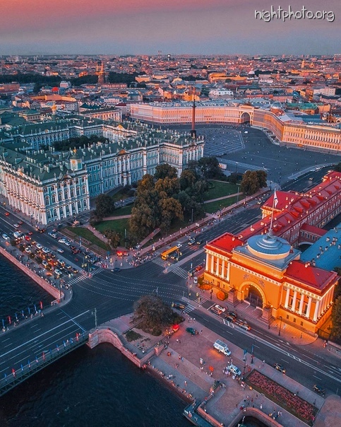 Санкт-Петербург - Дворцовая площадь.