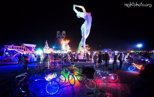 Соединённые Штаты Америки - Truth is Beauty – одна из лучших скульптур на фестивале «Burning Man»