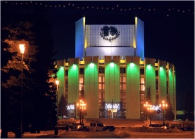 Челябинск - Драмтеатр, ночь