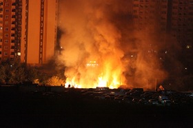 Киев - Ночной пожар на Позняках в Киеве